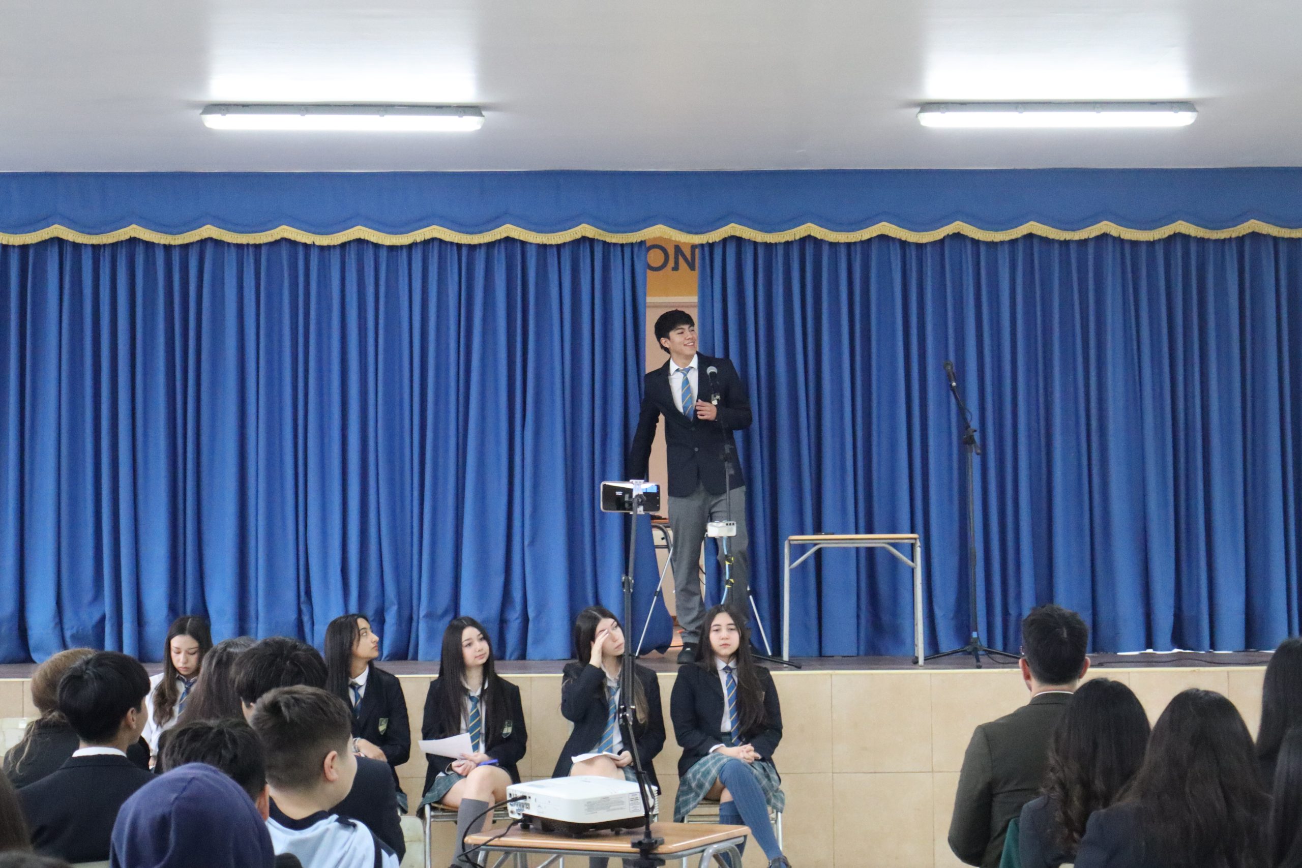 Estudiantes participan en diversas actividades en Semana del Inglés