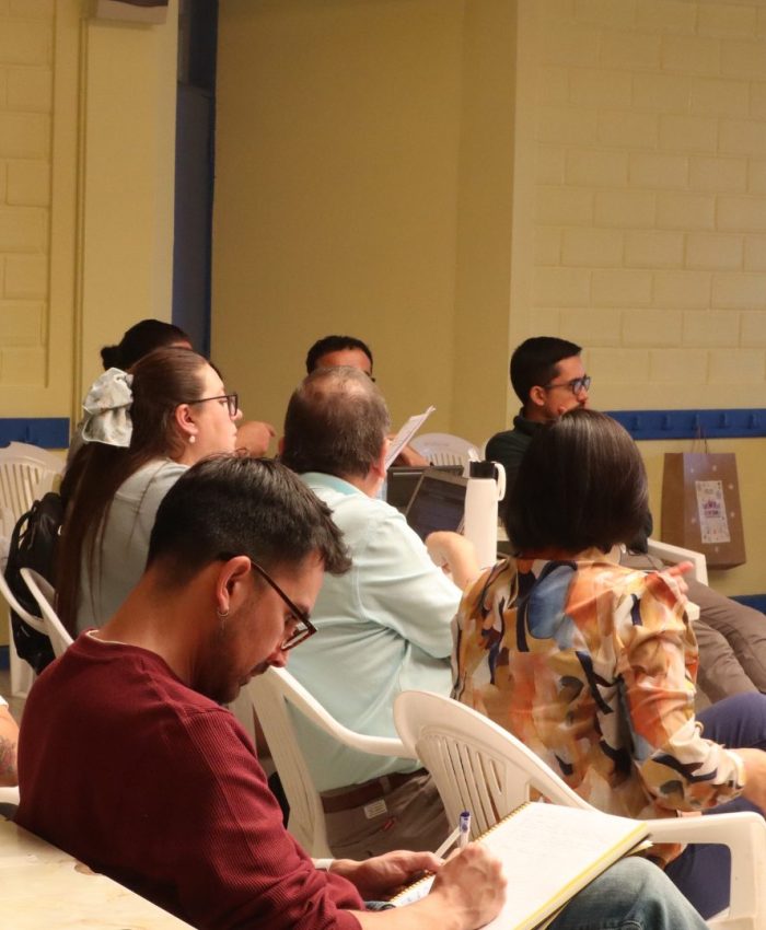Docentes de ciclo medio se capacitan en inteligencia artificial y plataformas digitales
