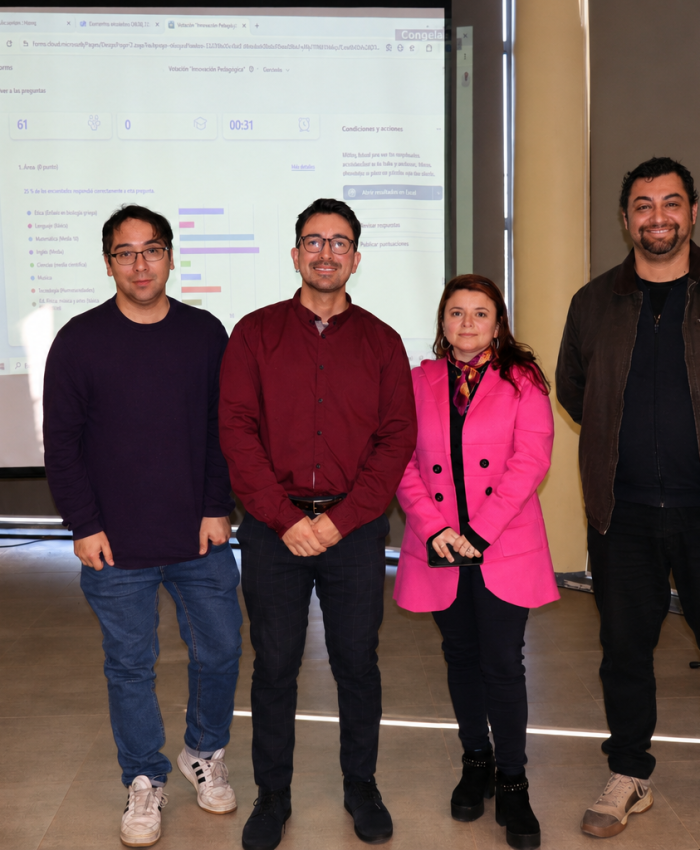 Docentes comparten innovadoras experiencias en jornada institucional