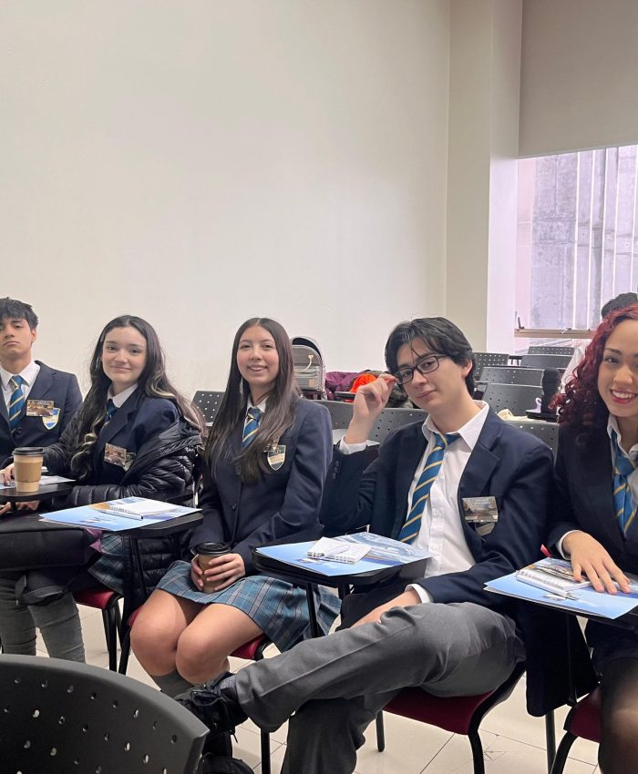 Estudiantes de enseñanza media participan en Torneo Interescolar de Debate UNAB 2025