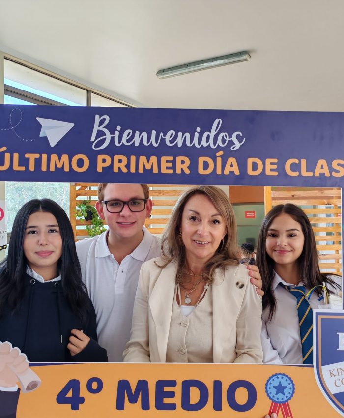 Generación de Cuartos Medios celebran su Último Primer día de Clases