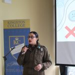 Carabineros de Chile realiza charla sobre violencia en el pololeo para estudiantes de ciclo medio