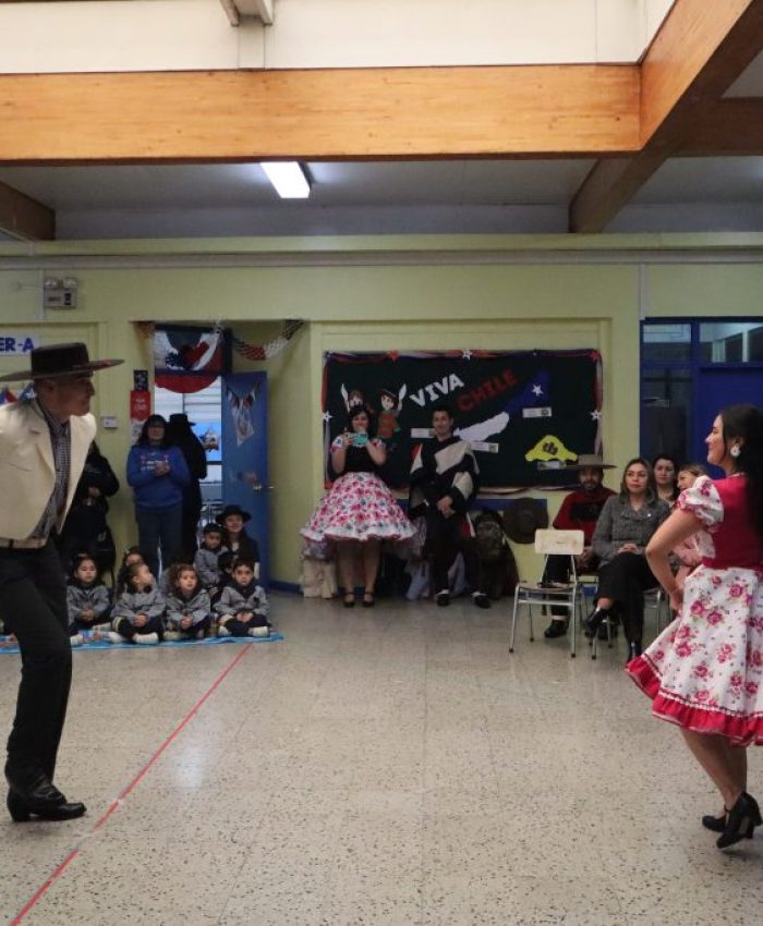 Con cueca y colores patrios: Nivel Inicial inaugura la Semana de la Chilenidad