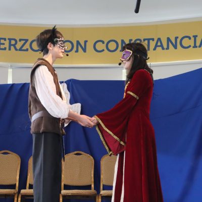 Estudiantes de Primero Medio Presentan Obra Romeo y Julieta