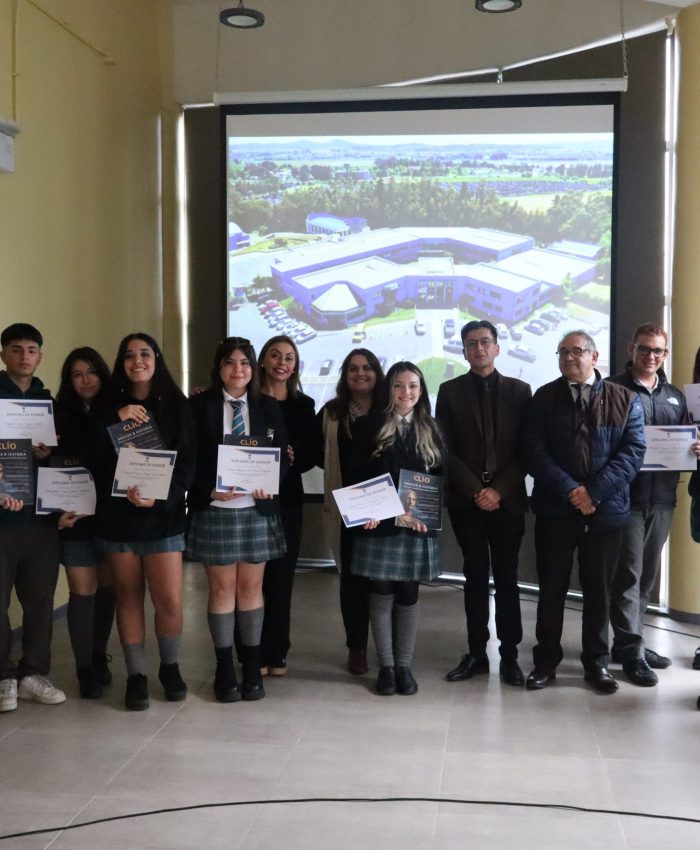 Lanzamiento de la revista “CLIO: Dosier Đ Historia” celebra el Día Internacional del Libro en Kingston College