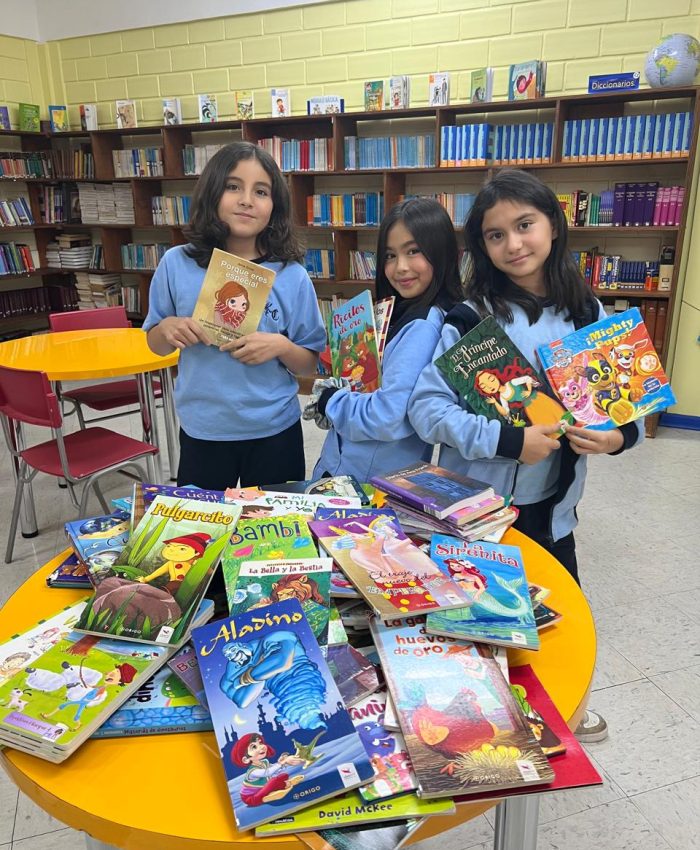 Comunidad kingstoniana se une para campa&ntilde;a de libros